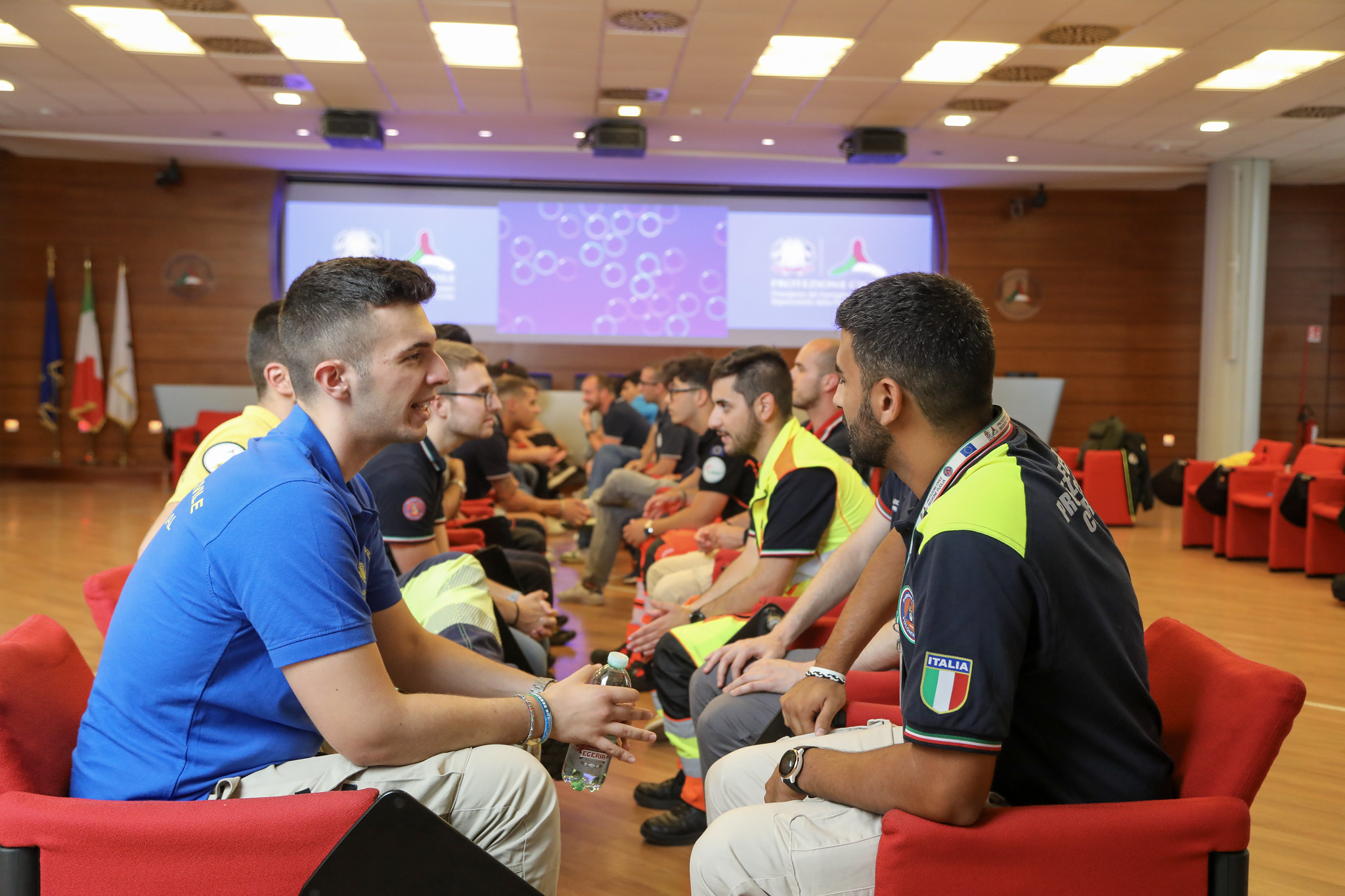 I componenti del tavolo giovani partecipano al primo incontro